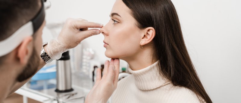 �Puede salir fibrosis despu�s de una rinoplastia?